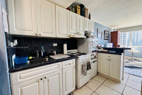 Copropriété à vendre à Sunny Isles Beach, Floride: 33.44 m2 № 1739547 - photo 2