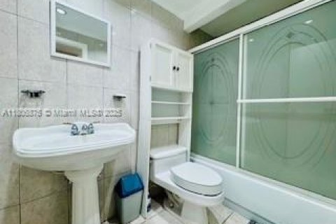 Copropriété à vendre à Sunny Isles Beach, Floride: 33.44 m2 № 1739547 - photo 16