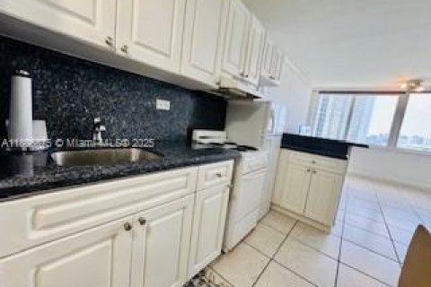 Copropriété à vendre à Sunny Isles Beach, Floride: 33.44 m2 № 1739547 - photo 15