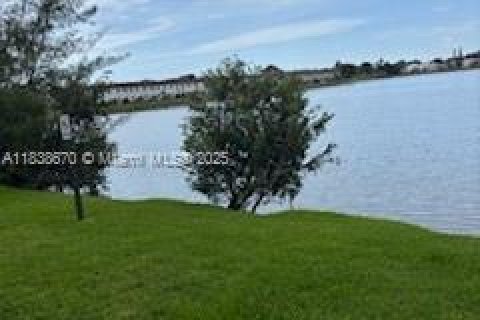 Снять в аренду кондоминиум в Майами, Флорида 2 спальни, 85.19м2, № 1958374 - фото 17