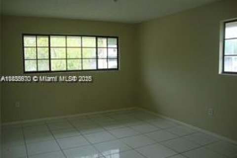 Снять в аренду кондоминиум в Майами, Флорида 2 спальни, 85.19м2, № 1958374 - фото 8