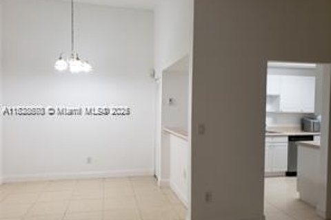 Снять в аренду кондоминиум в Майами, Флорида 2 спальни, 85.19м2, № 1958374 - фото 6