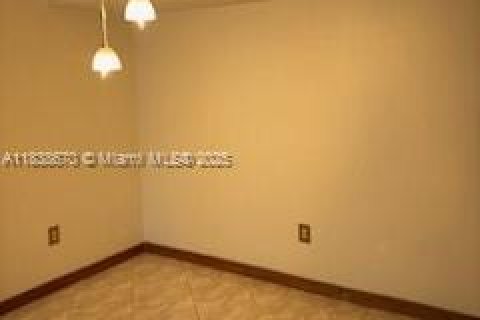 Снять в аренду кондоминиум в Майами, Флорида 2 спальни, 85.19м2, № 1958374 - фото 24