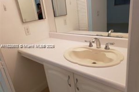 Снять в аренду кондоминиум в Майами, Флорида 2 спальни, 85.19м2, № 1958374 - фото 7