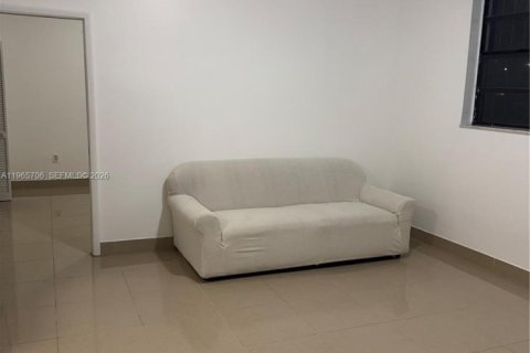 Коммерческая недвижимость в Майами, Флорида 1 спальня, 65.03м2 № 2027361