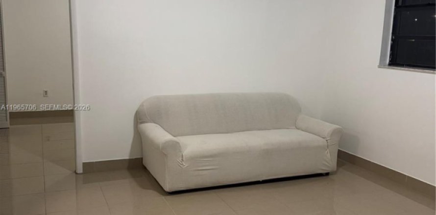 Коммерческая недвижимость в Майами, Флорида 1 спальня, 65.03м2 № 2027361