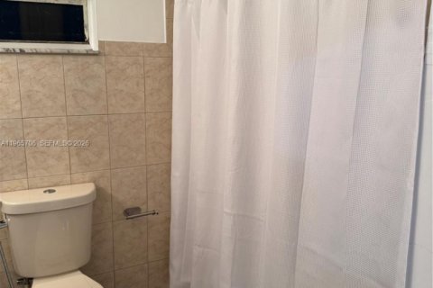 Снять в аренду коммерческую недвижимость в Майами, Флорида 1 спальня, 65.03м2, № 2027361 - фото 15