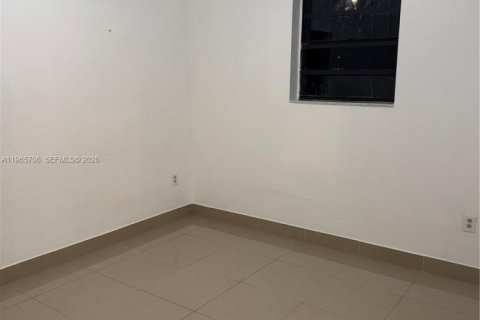 Снять в аренду коммерческую недвижимость в Майами, Флорида 1 спальня, 65.03м2, № 2027361 - фото 19