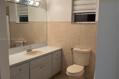 Снять в аренду коммерческую недвижимость в Майами, Флорида 1 спальня, 65.03м2, № 2027361 - фото 13