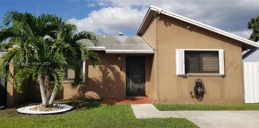 House in Homestead, Florida 2 bedrooms, 95.5 sq.m. № 1964747
