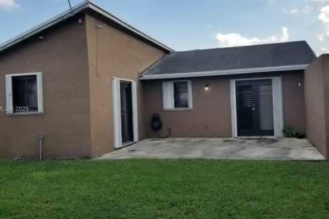 House in Homestead, Florida 2 bedrooms, 95.5 sq.m. № 1964747 - photo 24