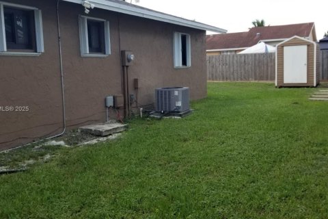 House in Homestead, Florida 2 bedrooms, 95.5 sq.m. № 1964747 - photo 16