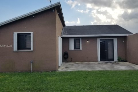 House in Homestead, Florida 2 bedrooms, 95.5 sq.m. № 1964747 - photo 23