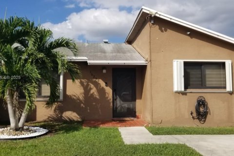 House in Homestead, Florida 2 bedrooms, 95.5 sq.m. № 1964747 - photo 13