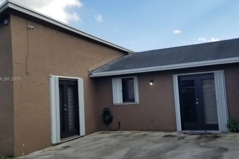 House in Homestead, Florida 2 bedrooms, 95.5 sq.m. № 1964747 - photo 26