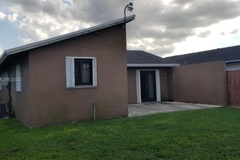 House in Homestead, Florida 2 bedrooms, 95.5 sq.m. № 1964747 - photo 22