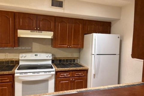 Condominio en venta en Miami, Florida, 2 dormitorios, 97.83 m2 № 2002559 - foto 2