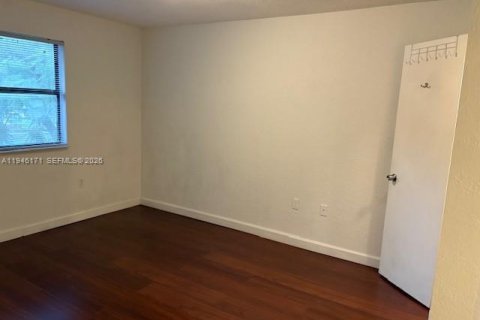 Condominio en venta en Miami, Florida, 2 dormitorios, 97.83 m2 № 2002559 - foto 5