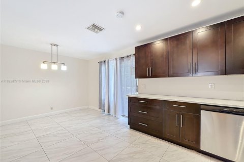 Casa en alquiler en Sunrise, Florida, 3 dormitorios, 118.54 m2 № 1802831 - foto 18