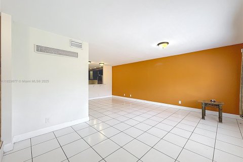 Casa en alquiler en Sunrise, Florida, 3 dormitorios, 118.54 m2 № 1802831 - foto 6