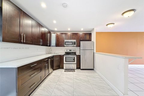 Casa en alquiler en Sunrise, Florida, 3 dormitorios, 118.54 m2 № 1802831 - foto 15