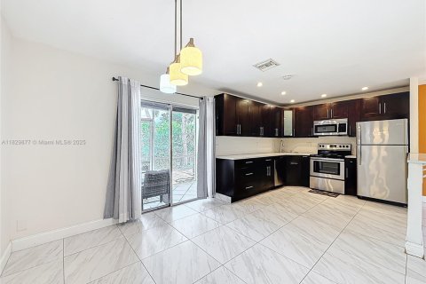 Casa en alquiler en Sunrise, Florida, 3 dormitorios, 118.54 m2 № 1802831 - foto 23