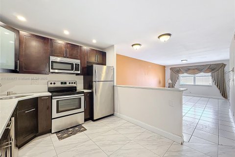 Casa en alquiler en Sunrise, Florida, 3 dormitorios, 118.54 m2 № 1802831 - foto 19