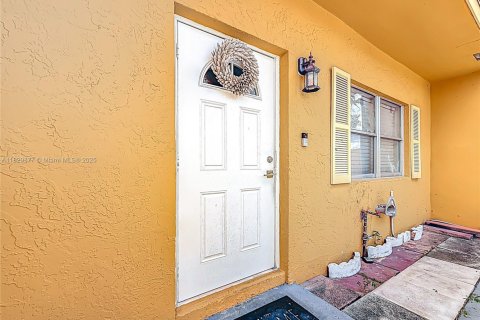 Casa en alquiler en Sunrise, Florida, 3 dormitorios, 118.54 m2 № 1802831 - foto 4