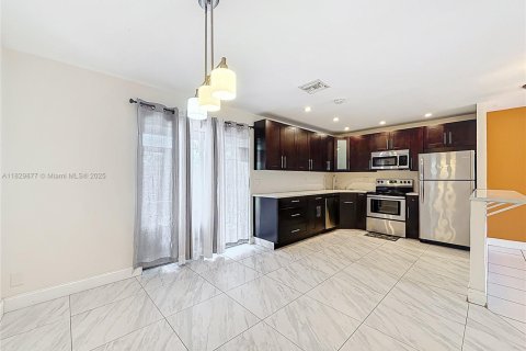 Casa en alquiler en Sunrise, Florida, 3 dormitorios, 118.54 m2 № 1802831 - foto 21