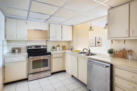Copropriété à vendre à Key Biscayne, Floride: 2 chambres, 124.02 m2 № 2174961 - photo 11