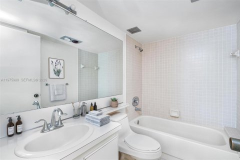 Copropriété à vendre à Key Biscayne, Floride: 2 chambres, 124.02 m2 № 2174961 - photo 16
