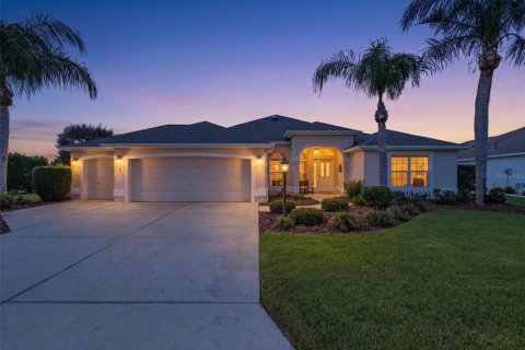 House in The Villages, Florida 3 bedrooms, 205.04 sq.m. № 2347887