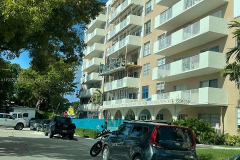 Снять в аренду кондоминиум в Норт-Бей-Виллидж, Флорида 1 спальня, 75.9м2, № 1991232 - фото 16