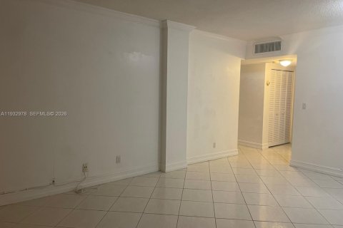 Copropriété à louer à North Bay Village, Floride: 1 chambre, 75.9 m2 № 1991232 - photo 18