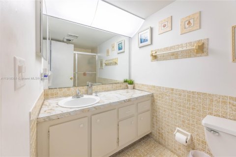 Condo in Lauderhill, Florida, 1 bedroom № 1973913 - photo 11