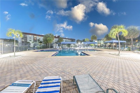 Condo in Lauderhill, Florida, 1 bedroom № 1973913 - photo 30