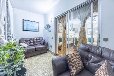 Condo in Lauderhill, Florida, 1 bedroom № 1973913 - photo 21