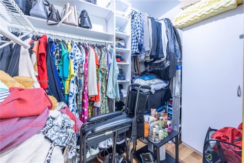 Condo in Lauderhill, Florida, 1 bedroom № 1973913 - photo 20