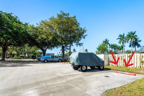 Condo in Deerfield Beach, Florida, 2 bedrooms  № 2190617 - photo 16