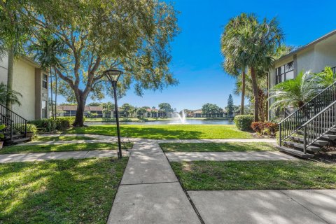 Condo in Deerfield Beach, Florida, 2 bedrooms  № 2190617 - photo 3