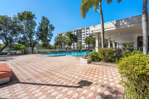 Condo in Deerfield Beach, Florida, 2 bedrooms  № 2190617 - photo 12