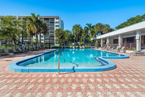 Condo in Deerfield Beach, Florida, 2 bedrooms  № 2190617 - photo 9