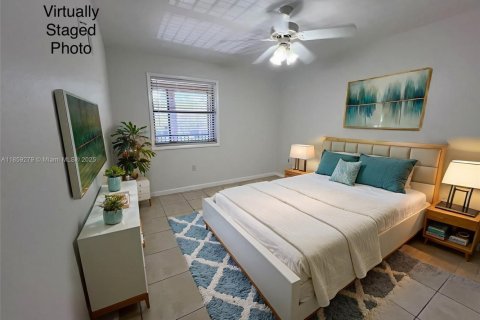 Condo in Miami, Florida, 2 bedrooms  № 1895687 - photo 3
