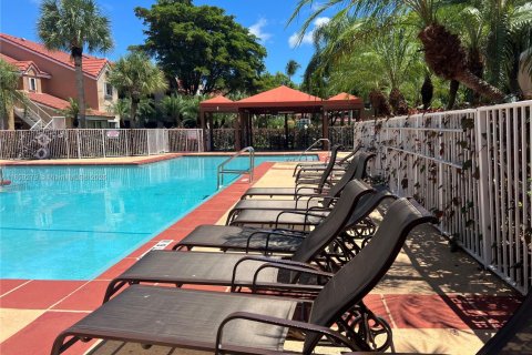 Condo in Miami, Florida, 2 bedrooms  № 1895687 - photo 24