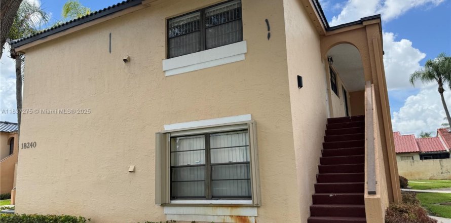 Condo in Hialeah, Florida, 2 bedrooms  № 1823733