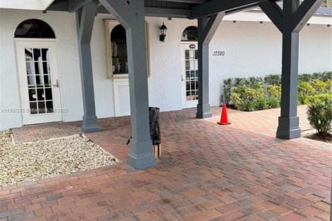 Condo in Hialeah, Florida, 2 bedrooms  № 1823733 - photo 21