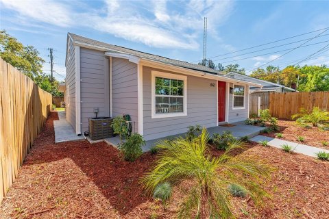 House in Intercession City, Florida 3 bedrooms, 105.17 sq.m. № 1720067 - photo 6