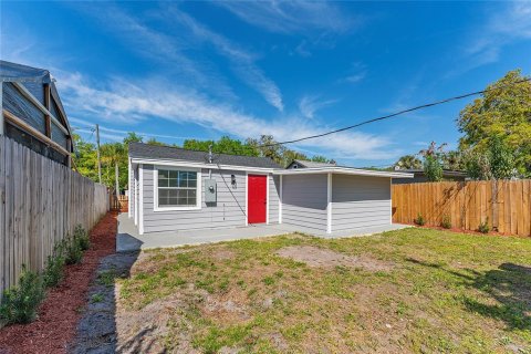 House in Intercession City, Florida 3 bedrooms, 105.17 sq.m. № 1720067 - photo 26