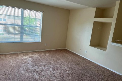Condo in Zephyrhills, Florida, 2 bedrooms  № 1908854 - photo 2
