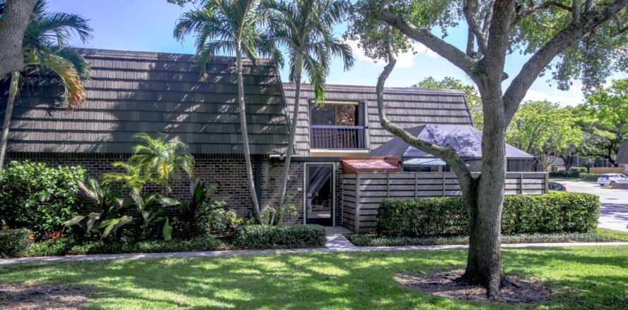 Townhouse in Palm Beach Gardens, Florida 2 bedrooms, 138.24 sq.m. № 1151857